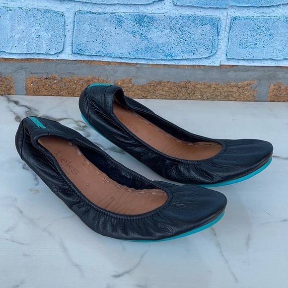 Tieks ballet flats in matte black leather shoes size 7 - Picture 1 of 8